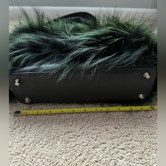 NWT Barya Fox fur shoulder bag in green and black - Picture 7 of 10
